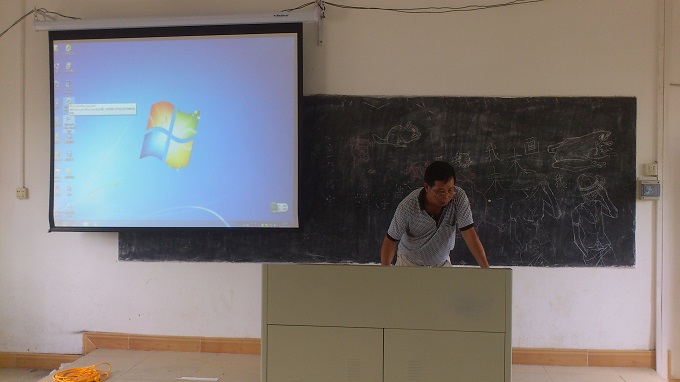 ���ڵ���ͶӰĻ