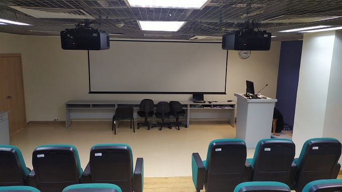 ͶӰĻ��װ���