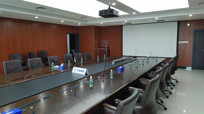 ������ͶӰĻ