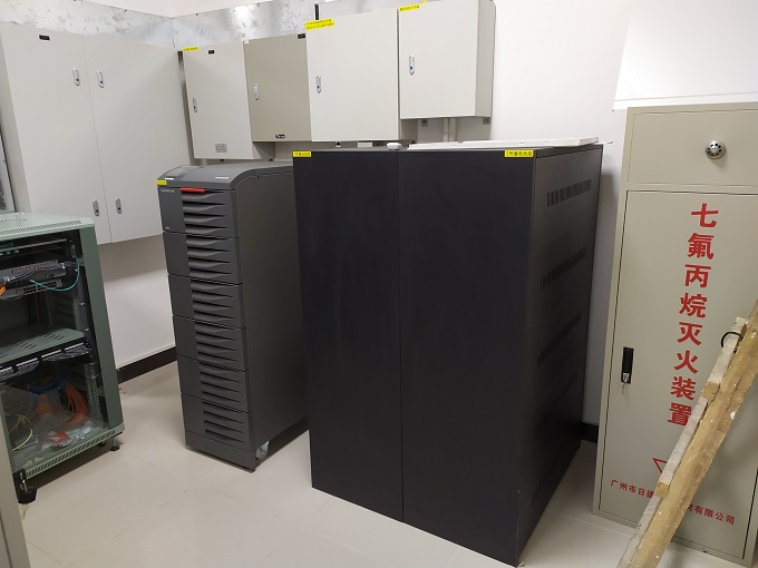 ����UPS�豸