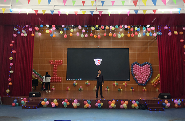 ���ѧУ����LED����Ļչʾ